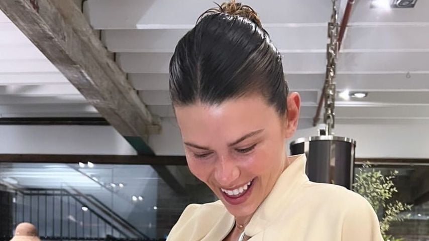 Süß: Neu-Mama Georgia Fowler mit Tochter auf Fashion-Event