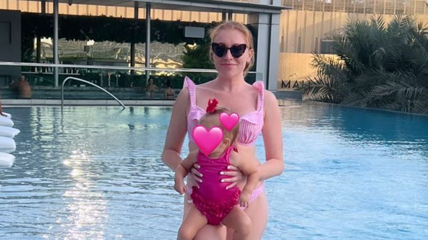 Georgina Fleur und ihre Tochter in Dubai, 2022