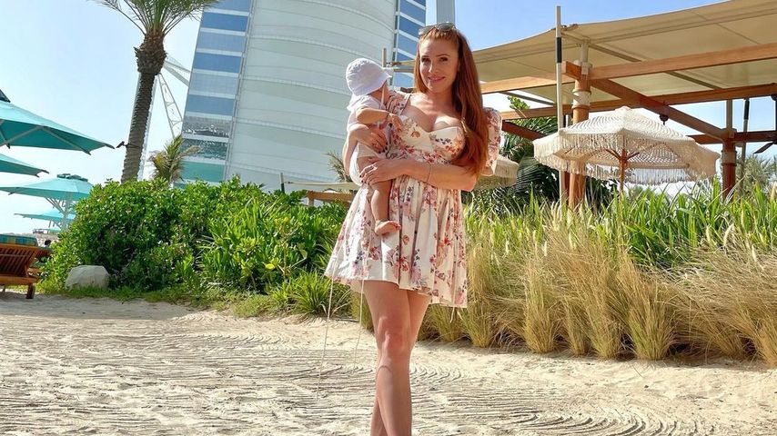 Influencerin Georgina Fleur mit ihrer Tochter