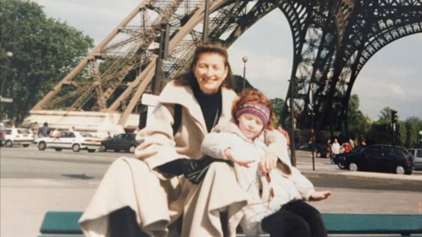 Georgina Fleur (r.) mit ihrer Mama in Paris