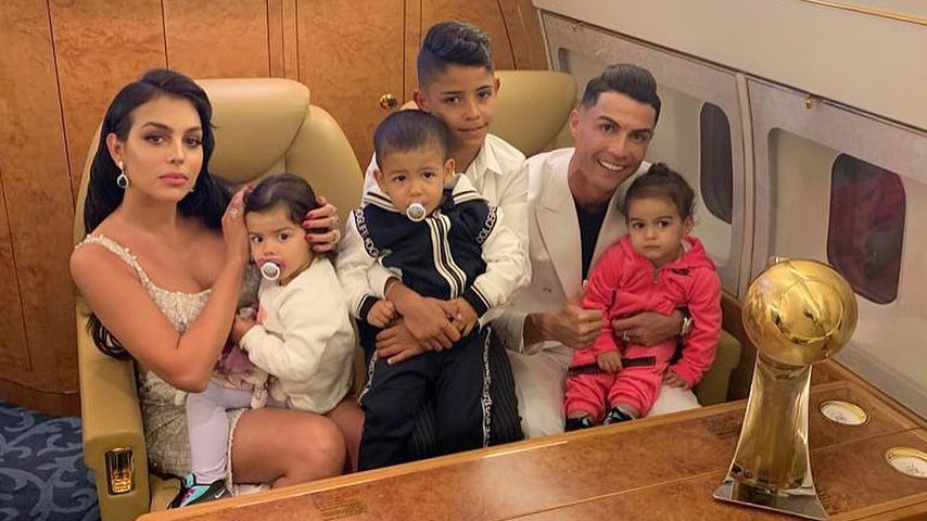 Georgina Rodriguez, Eva, Mateo, Cristiano Jr., Cristiano Ronaldo und Alana