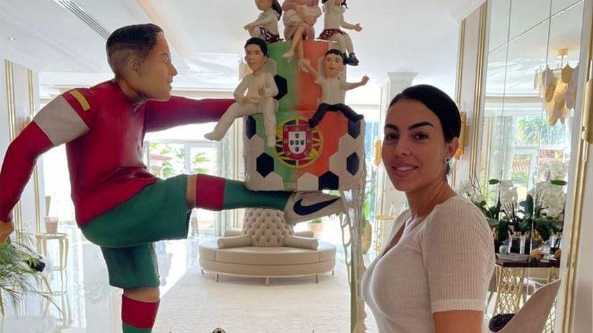 Lecker: Georgina Rodriguez bekommt Cristiano-Ronaldo-Kuchen