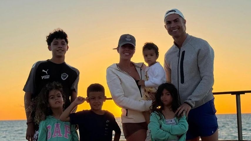Georgina Rodríguez und Cristiano Ronaldo mit ihren Kindern