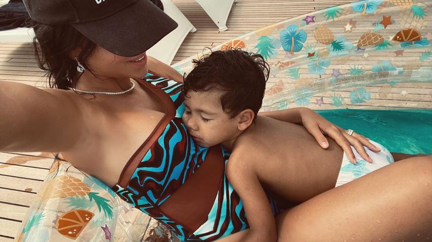 Georgina Rodriguez und Mateo Ronaldo