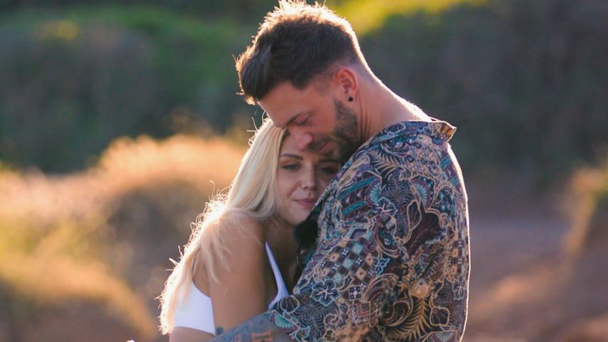 Vorab-Rose: Bachelorette-Keno knutscht sich in nächste Runde