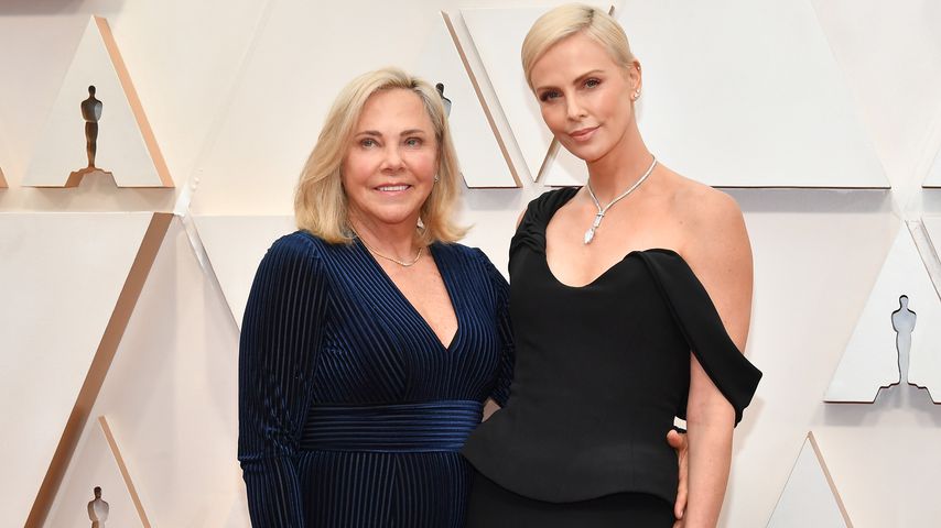 Charlize Theron mit ihrer Mutter Gerda Maritz bei den Oscars 2020