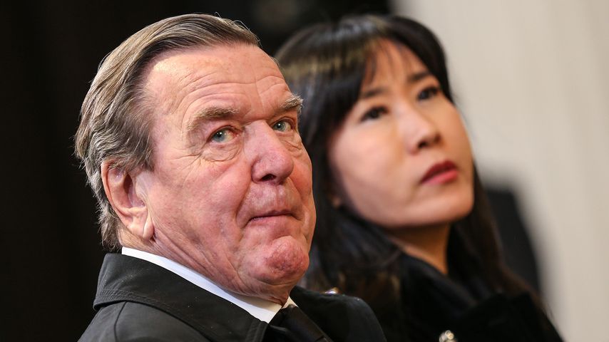 Gerhard Schröder gibt Manfred Stolpe (†) letztes Geleit