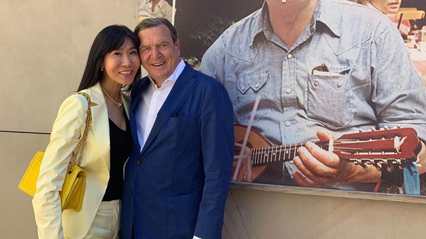 Zum 50. Geburtstag: Soyeon teilt neues Paarbild mit Schröder