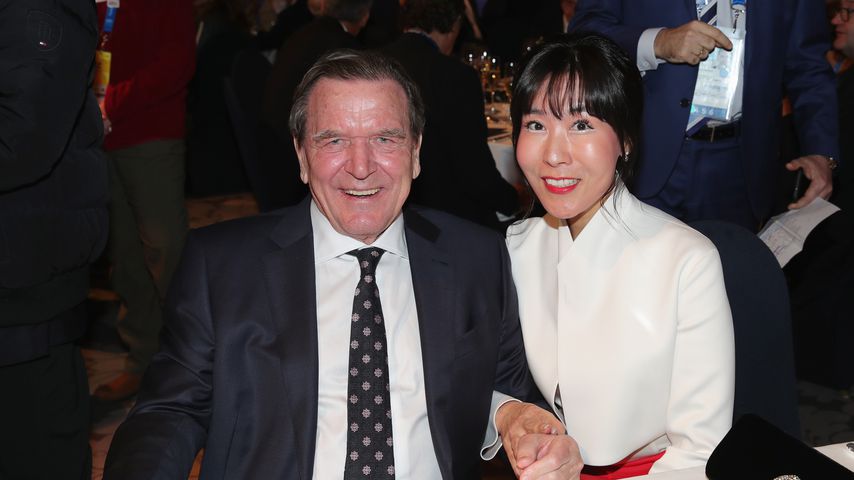 Gerhard Schröder und Soyeon Schröder-Kim 2018 in Südkorea