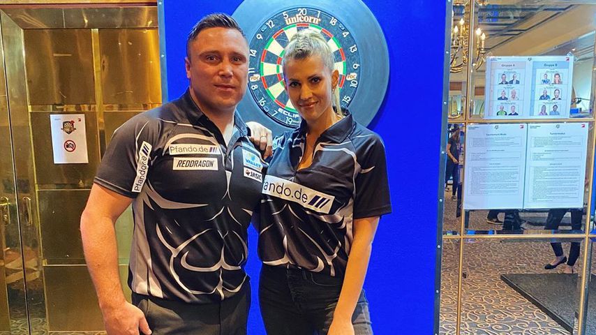 Gerwyn Price und Sarah Harrison bei der Promi-Darts-WM 2020