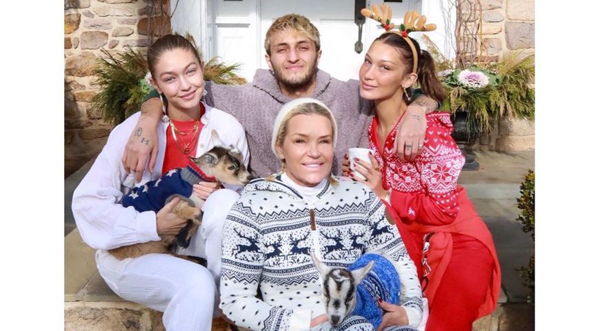 Yolanda Hadid Foster mit ihren Kindern Gigi, Anwar und Bella, 2019