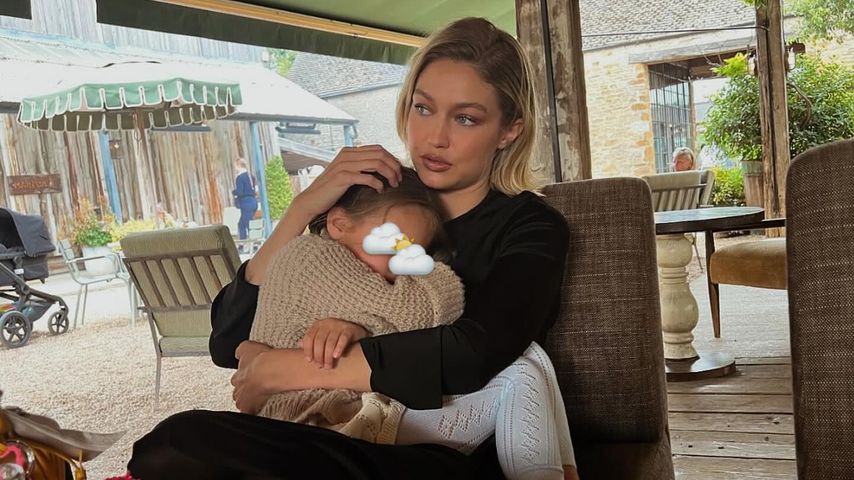Gigi Hadid mit ihrer Tochter Khai