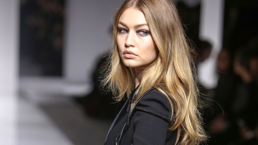 Klatsch! Gigi Hadid bekommt Zuckerwatte ins Gesicht