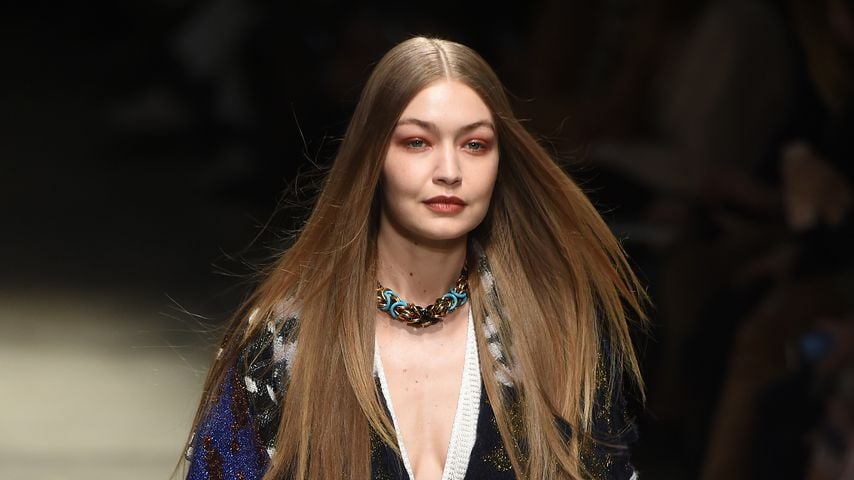 Gigi Hadid auf der Fashion Week in Paris, 2020