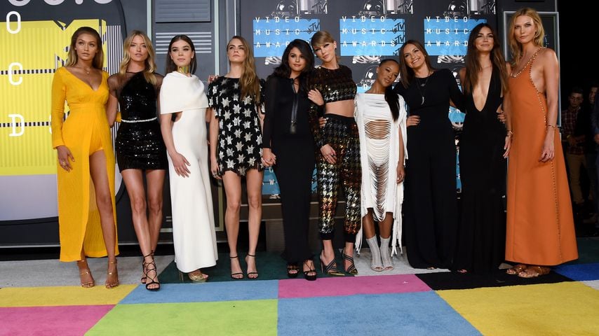 Gigi Hadid, Martha Hunt, Hailee Steinfeld, Cara Delevingne, Selena Gomez, Taylor Swift, Serayah, Mar