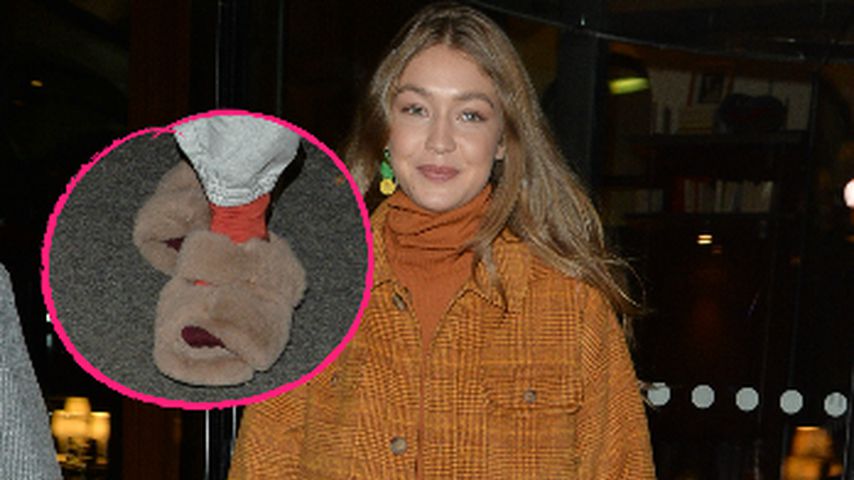 Keinen Bock auf High Heels: Gigi Hadid in Plüschschlappen