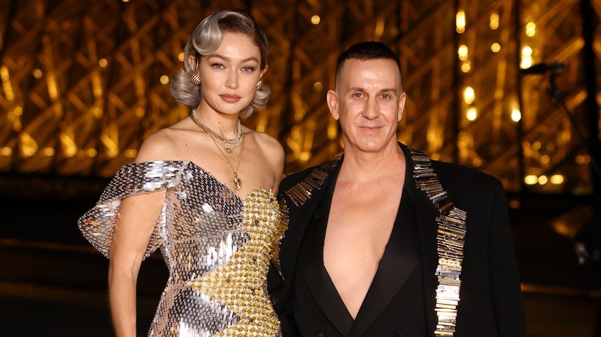 Gigi Hadid und Jeremy Scott in Paris, März 2025