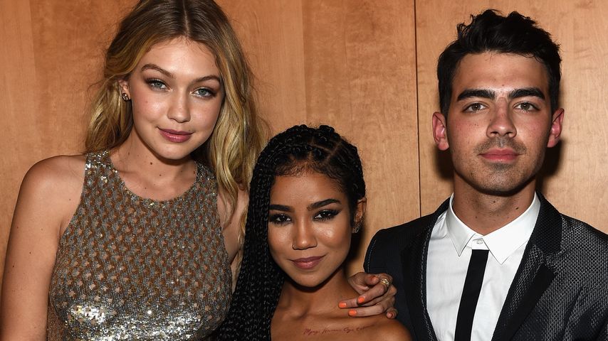 Geburtstag: Gigi Hadid schmeißt Joe Jonas eine Stadion-Party