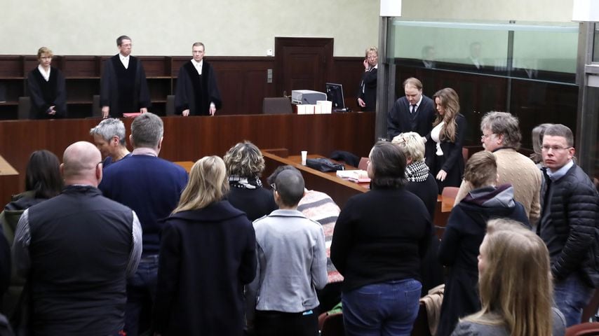 Vor die Presse gezerrt: Ist Gina-Lisa Opfer ihrer Berater?
