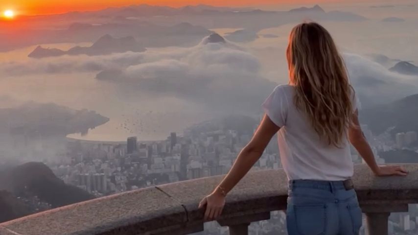 Gisele Bündchen auf Balkon