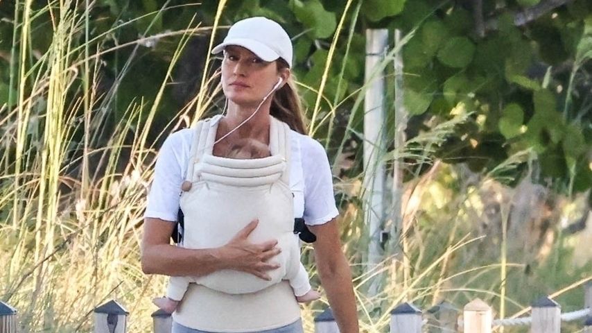 Helle Haare: So süß geht Gisele Bündchen mit Baby spazieren