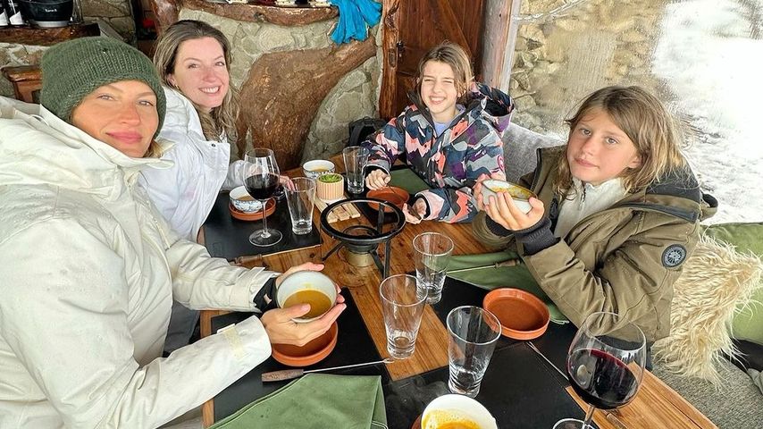 Gisele Bündchen mit ihrer Familie an ihrem 43. Geburtstag