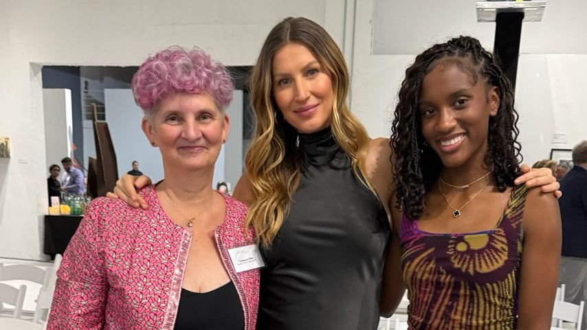 Schwangere Gisele Bündchen zeigt ihren Babybauch bei Event
