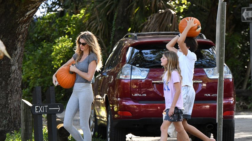 Trennungsgerüchte: Gisele Bündchen und Kids shoppen Kürbisse