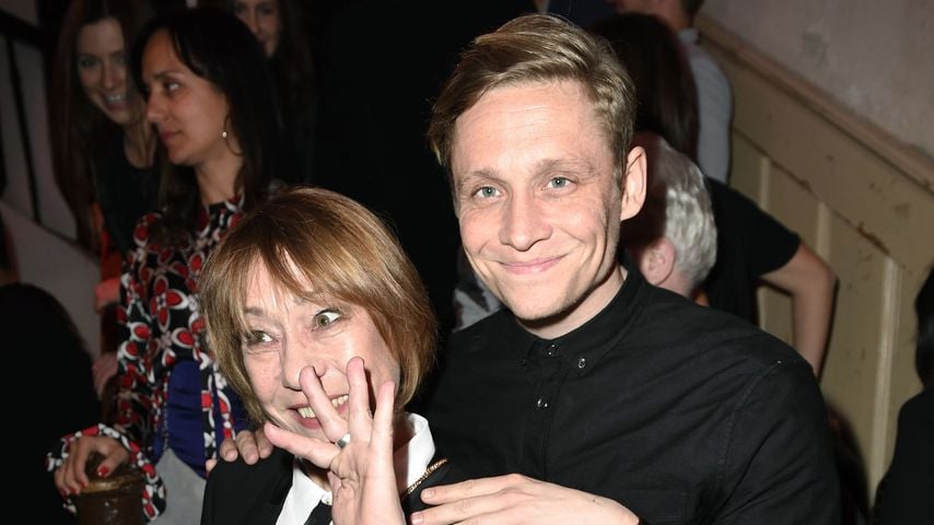 Matthias Schweighöfer: FKK-Albtraum mit Mama Gitta