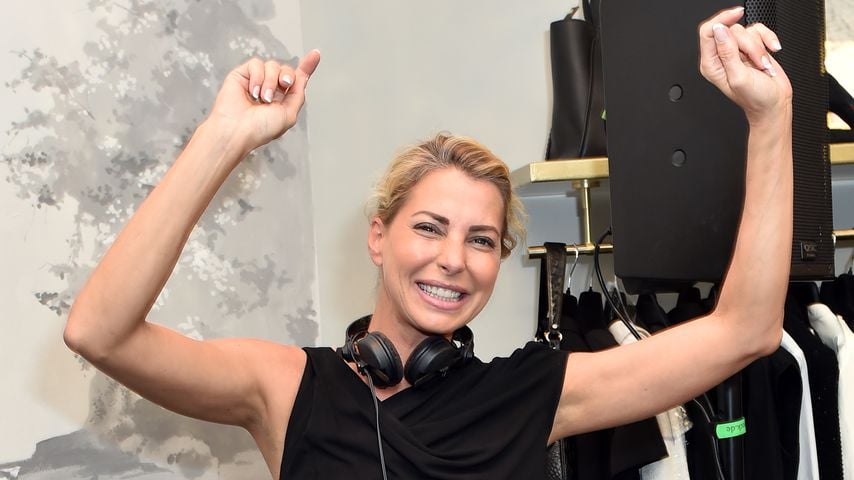 Giulia Siegel als DJane, April 2017