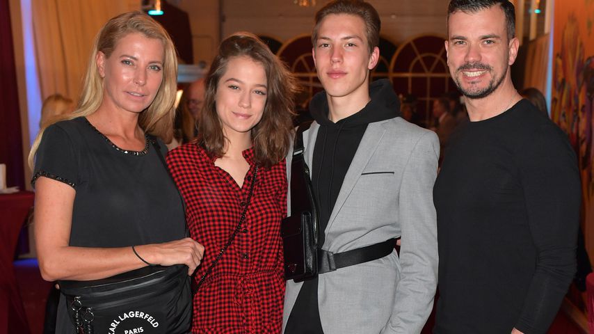 Giulia Siegel mit ihren Kids Mia und Nathan und ihrem Partner Ludwig Heer