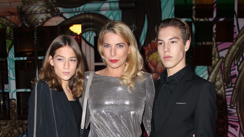 Giulia Siegel mit ihren Kindern Mia und Nathan