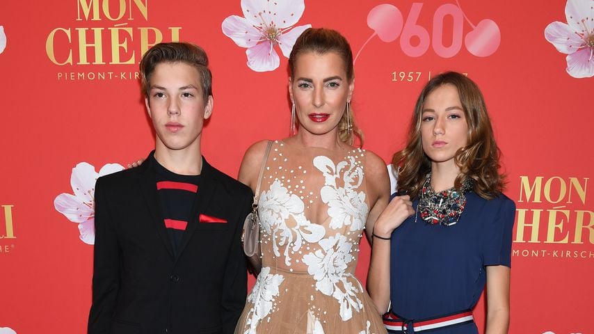 Giulia Siegel (mitte) mit ihren Kindern Nathan und Mia Wehrmann