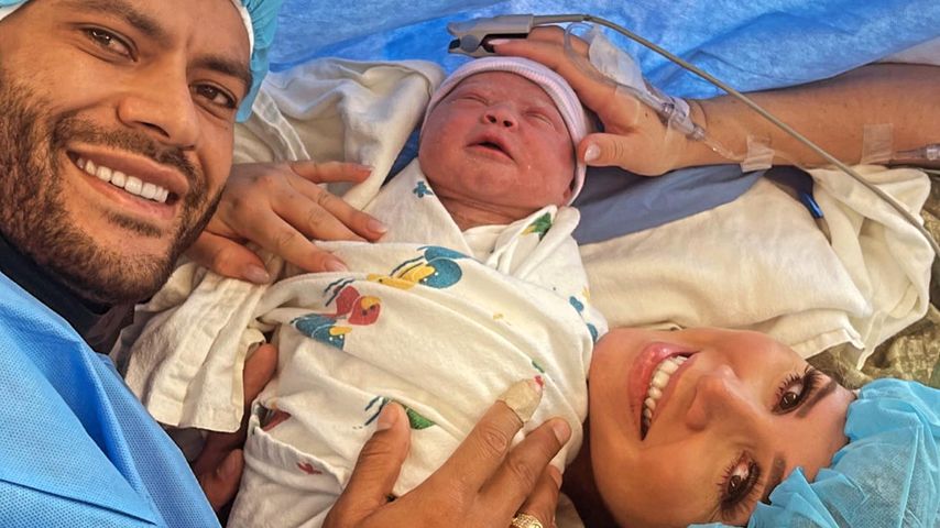 Givanildo Vieira de Souza mit seiner Tochter und Freundin Camila Angelo, April 2022