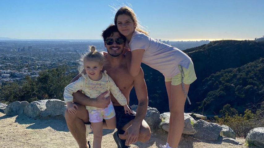 Gleb Savchenko mit seinen Töchtern