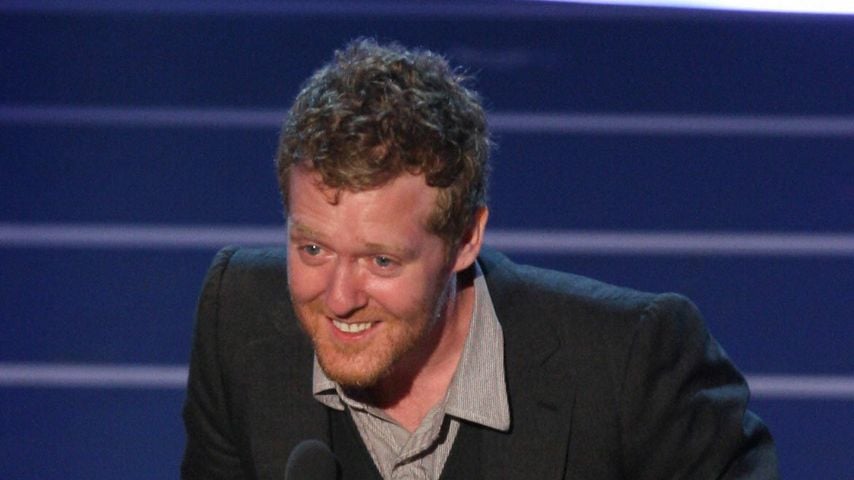 Glen Hansard nimmt den Oscar für den Song "Falling Slowly" aus "Once" bei der 80. Verleihung der Academy Awards entgegen