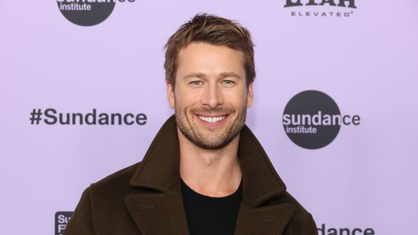 Glen Powell feiert wilde Grammy-Awards-Party mit Models