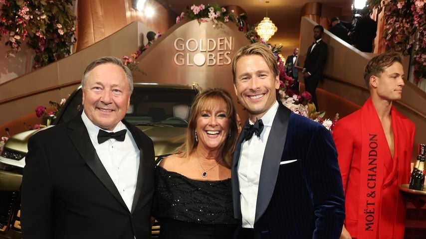 Ernst? Michelle Randolph kennt schon Glen Powells Eltern