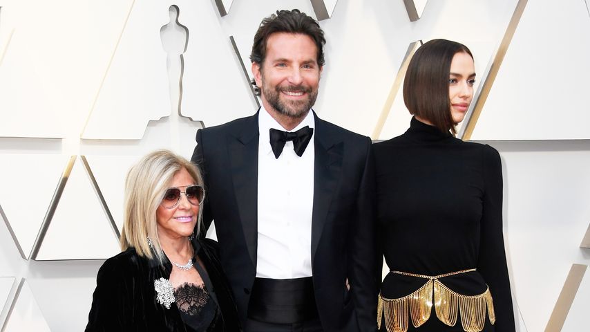 Mit Mama & Irina: Bradley Cooper rockte den Oscar-Teppich!