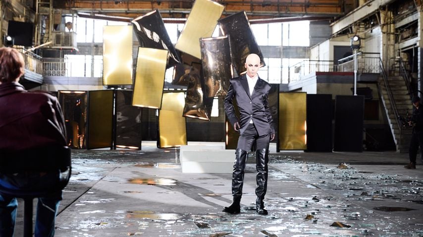 GNTM-Kandidat Alexavius beim Entscheidungswalk