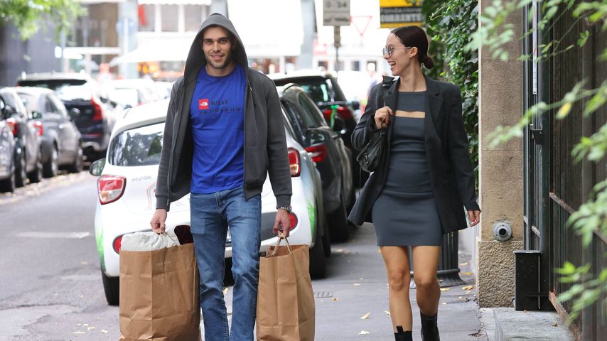 Goffredo Cerza und Aurora Ramazzotti in Mailand, 2022