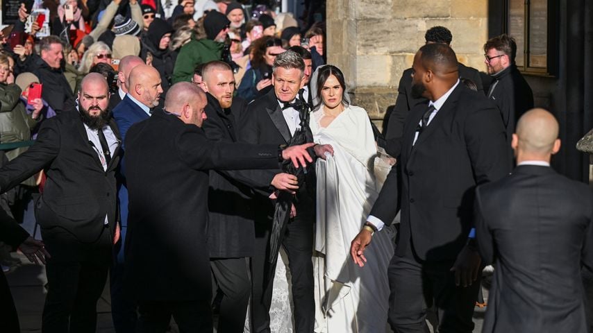 Gordon Ramsay und seine Tochter Holly Ramsay bei ihrer Hochzeit im Dezember 2025 in Bath, England