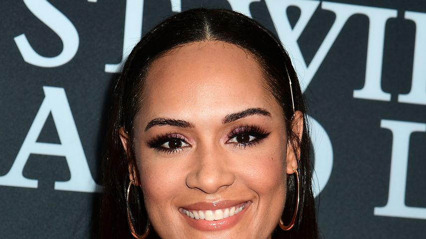 Grace Byers nach der Verkündung ihrer Baby-News auf dem roten Teppich