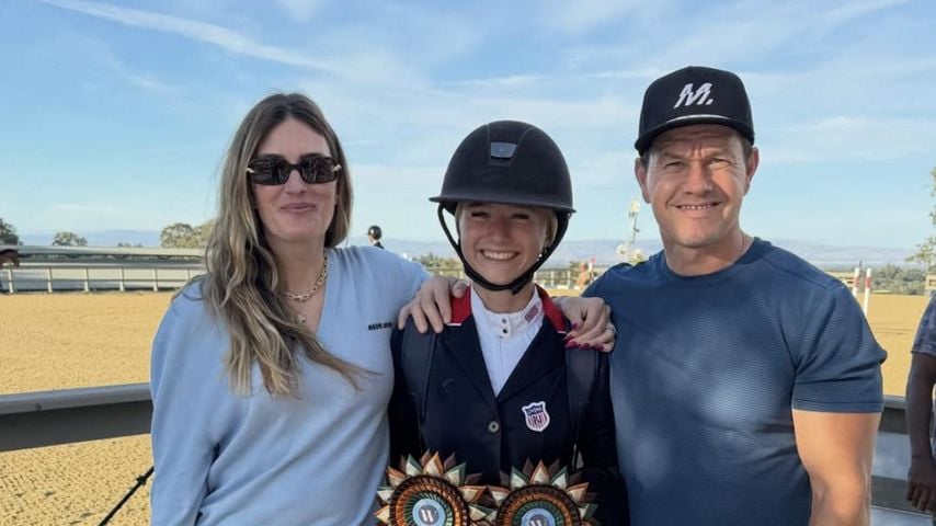 Grace Wahlberg und ihre Eltern Mark Wahlberg und Rhea Durham bei ihrem ersten Grand Prix 2026