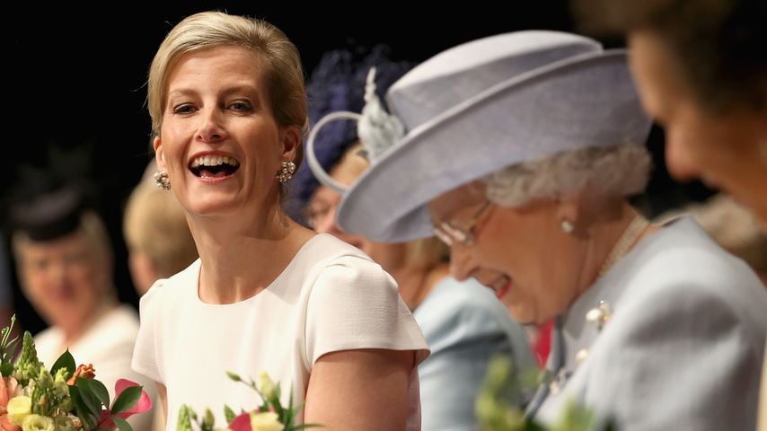 So süß gratuliert die Queen ihrer Schwiegertochter Sophie!