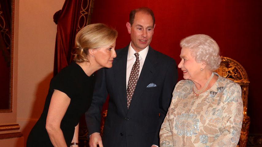 Gräfin Sophie, Prinz Edward und Queen Elizabeth II. im Buckingham Palace, 2015