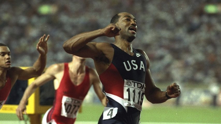 Greg Foster bei seinem Sieg in der Weltmeisterschaft im 110-Meter-Hürdenlauf in Tokio, 1991
