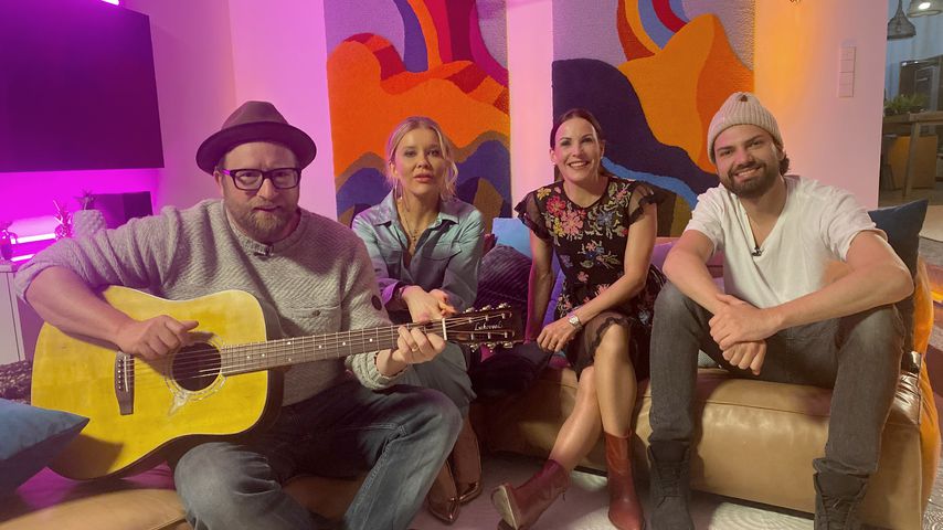 Gregor Meyle (l.) mit seinen Mitstreitern bei "Das Wunschmenü der Stars
