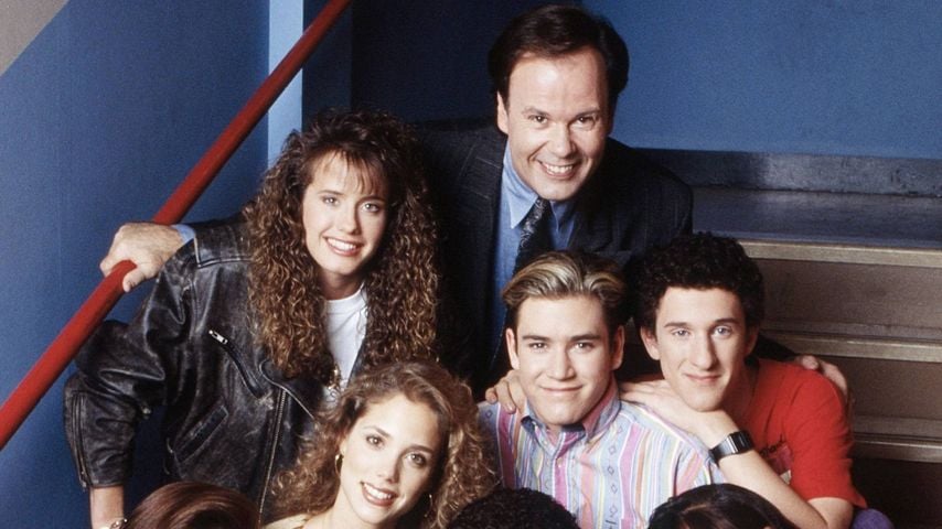 Dennis Haskins mit dem restlichen Cast von "California High School", 1992