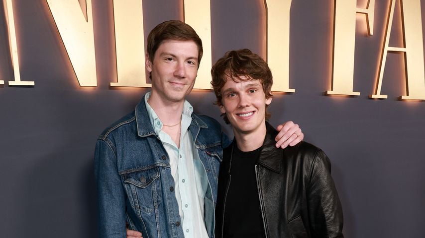 Guest und Hunter Doohan bei der Vanity Fair x Instagram "Vanities: A Night for Young Hollywood" im Bar Marmont, Los Angeles